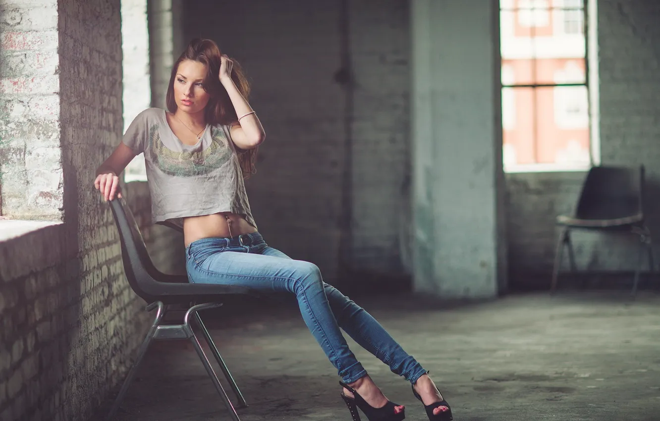Photo wallpaper girl, model, chair, jeans, shirts, Jessica
