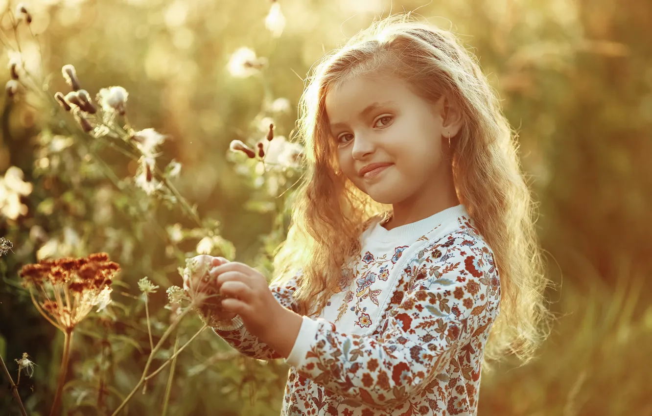 Photo wallpaper grass, look, nature, children, girl, Valeria Kasperova
