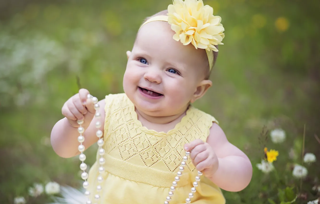 Photo wallpaper joy, happiness, flowers, smile, necklace, girl, baby