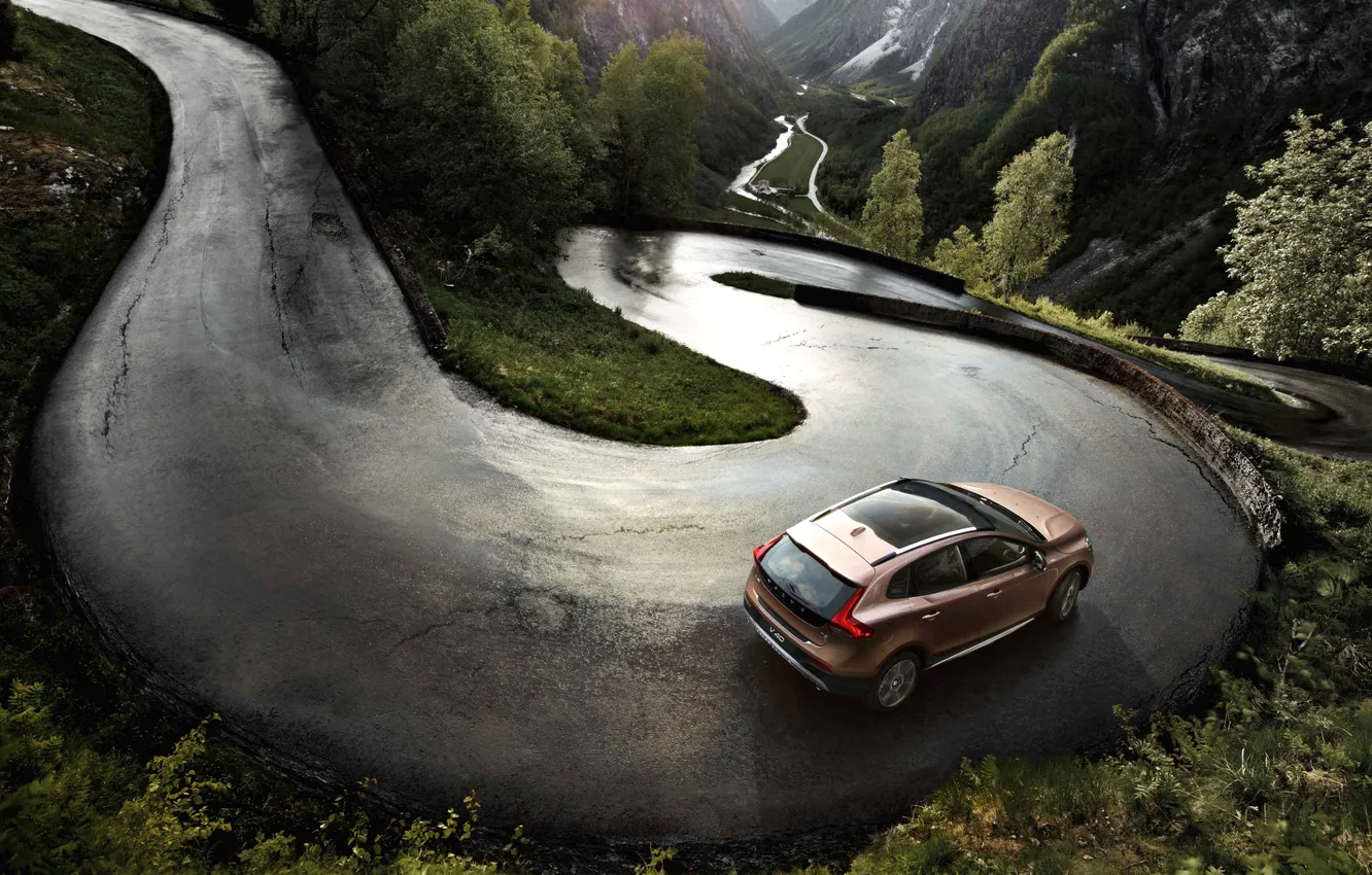 Photo wallpaper road, machine, asphalt, the descent, Volvo, SUV, in motion, powrot