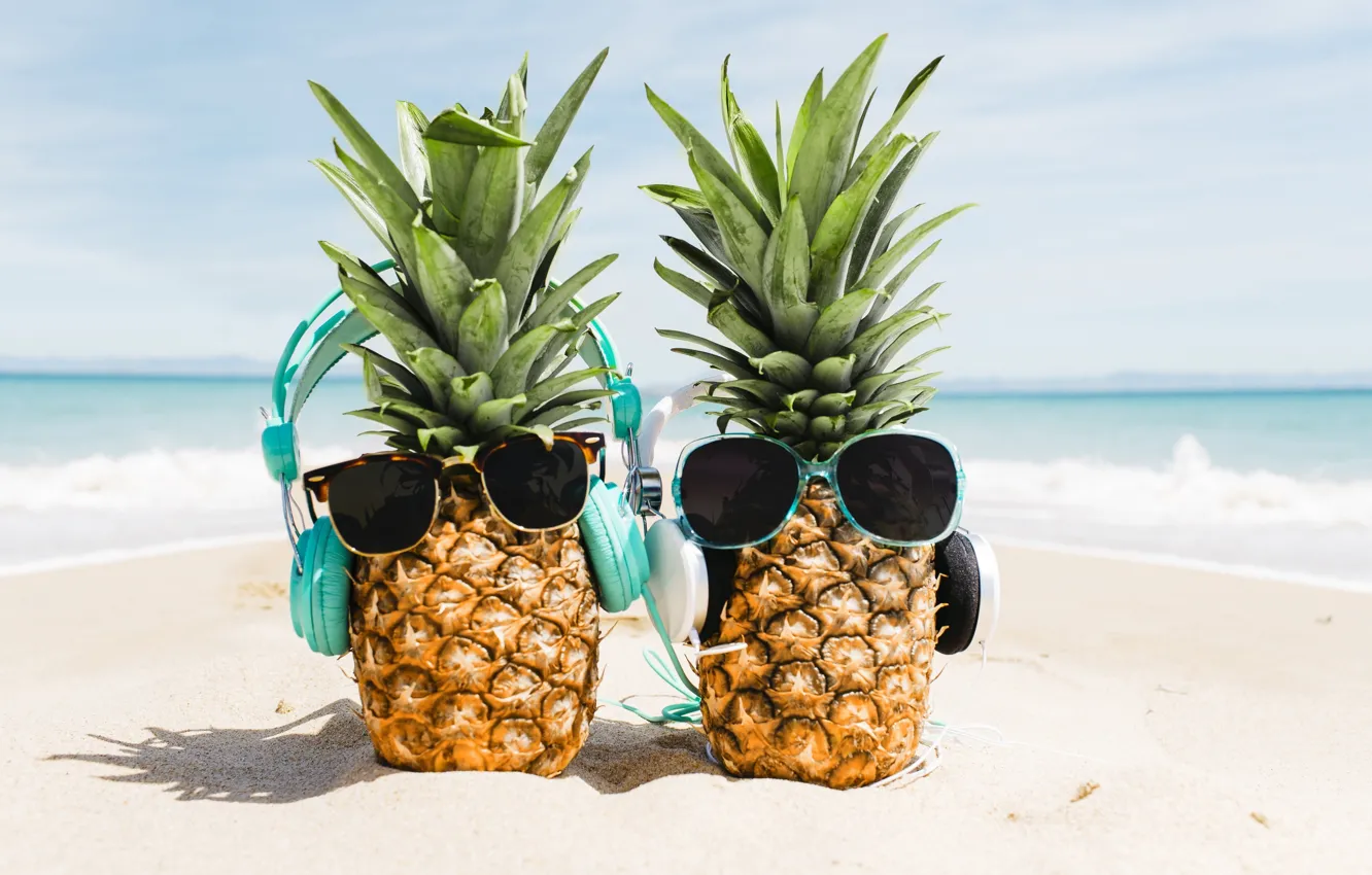 Photo wallpaper beach, summer, stay, glasses, pineapple