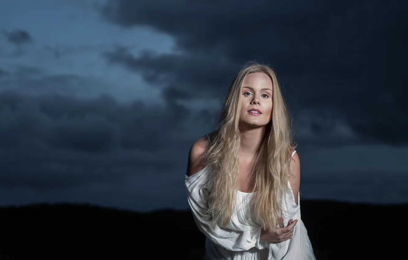 Photo wallpaper girl, face, background, hair