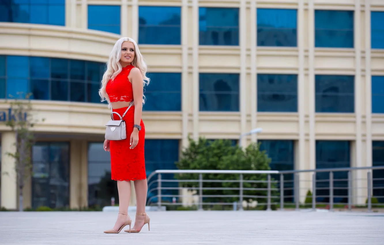 Photo wallpaper girl, face, the city, style, skirt, blonde, heels, bag