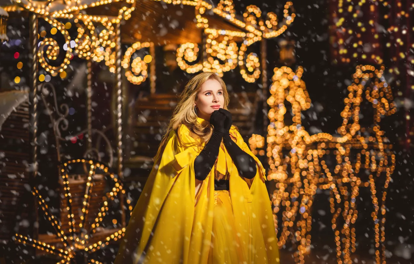 Photo wallpaper look, girl, night, pose, coach, Cinderella, Diana Lipkina, yellow raincoat