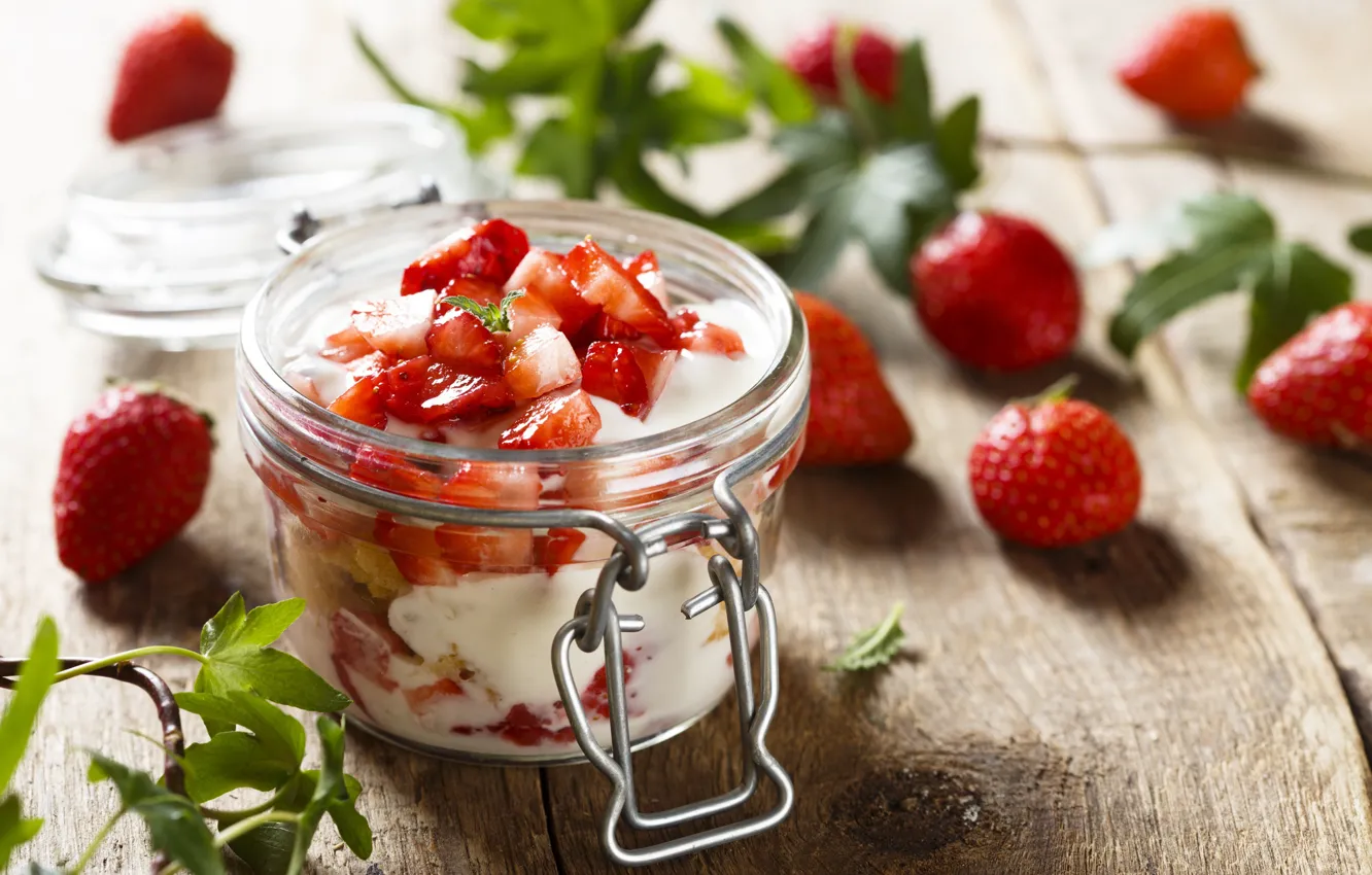 Photo wallpaper strawberry, Bank, dessert, sour cream