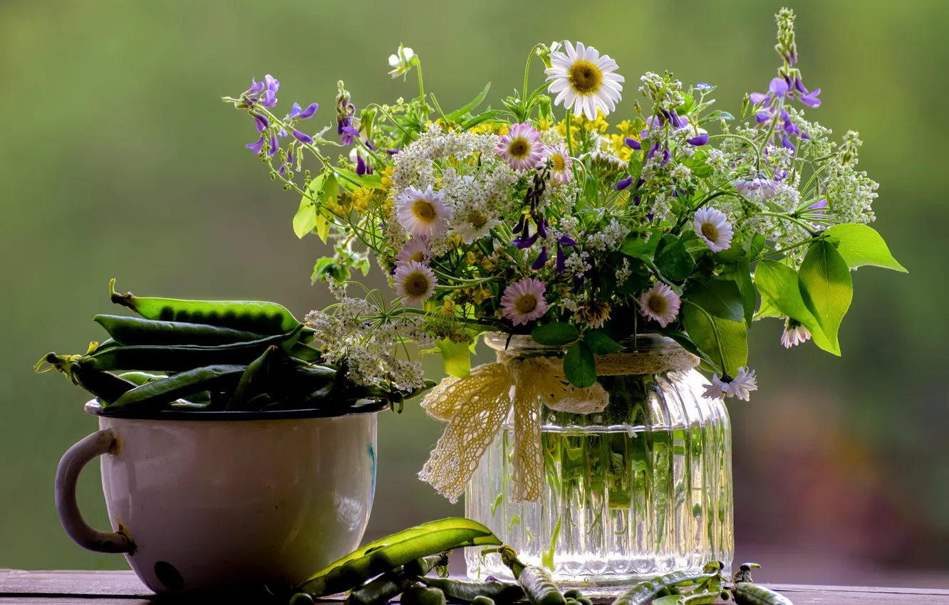 Photo wallpaper flowers, table, background, chamomile, bouquet, peas, mug, Bank