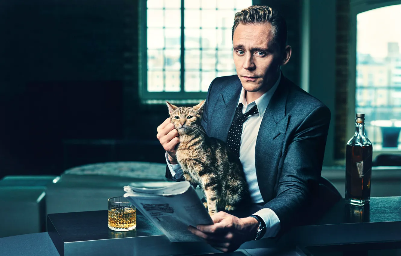 Photo wallpaper photoshoot, Tom Hiddleston, 2015, ShortList