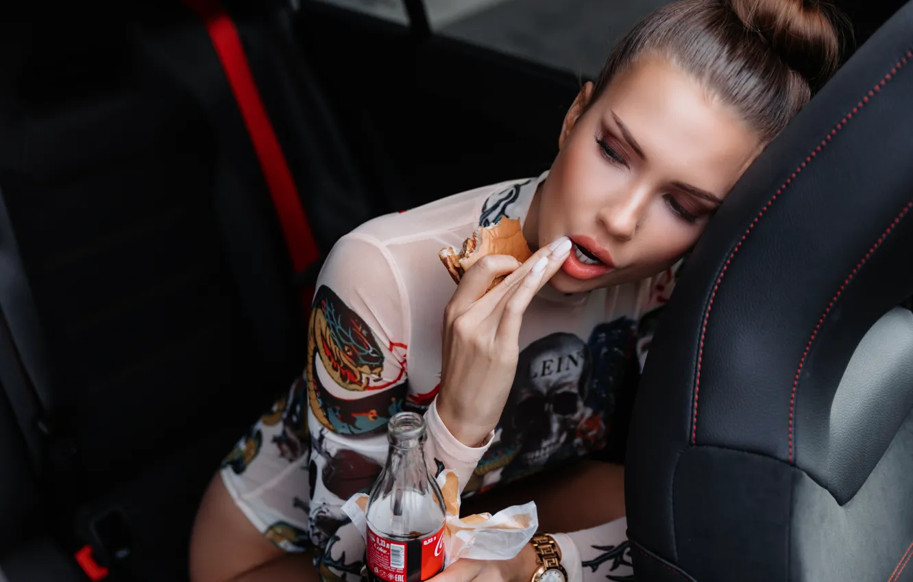 Photo wallpaper girl, bottle, makeup, brunette, car, hamburger, manicure, snack