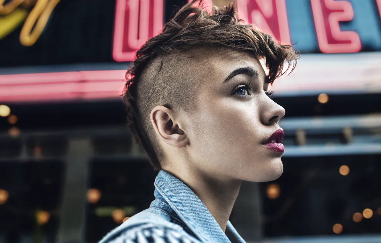 Photo wallpaper girl, face, portrait, hairstyle, jeans, dzhinsovka, ultra hd, shaved good