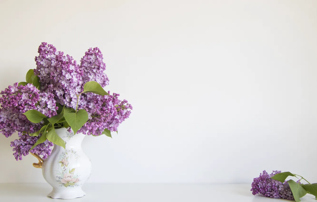 Photo wallpaper flowers, vase, lilac