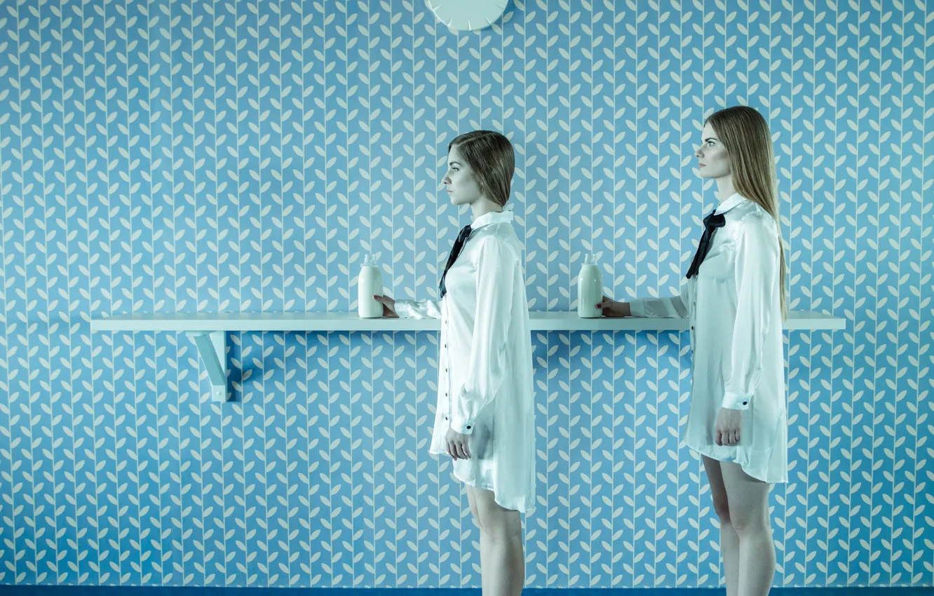 Photo wallpaper wall, milk, two girls