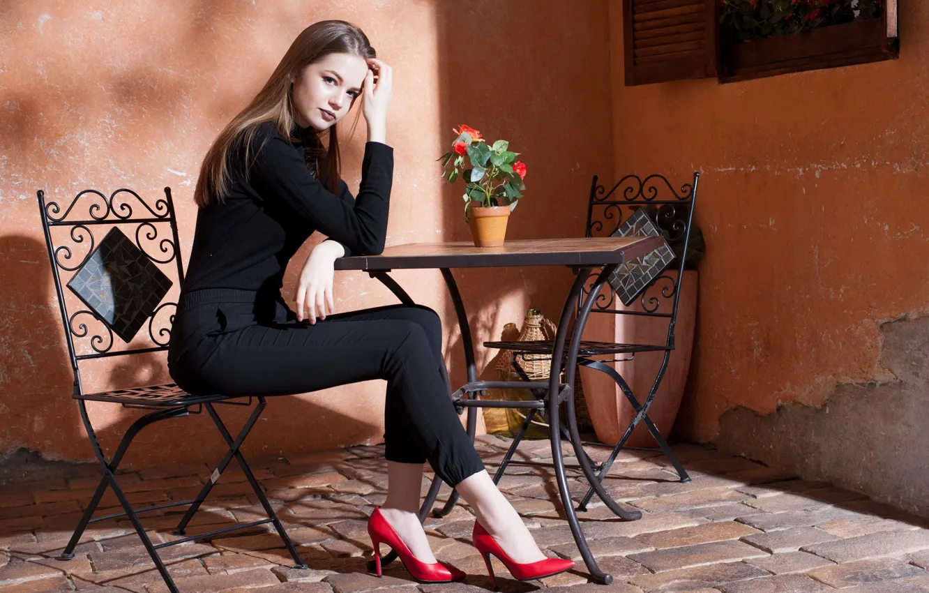 Photo wallpaper pose, look, ANDREY Alyeshin, light, table, brown hair, beauty, street