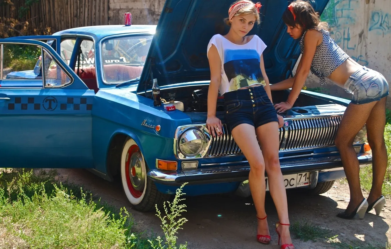 Photo wallpaper girls, taxi, coca-cola, Volga, cigarette