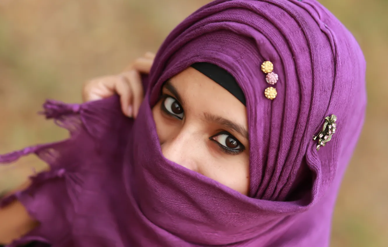 Photo wallpaper eyes, look, girl, head scarf