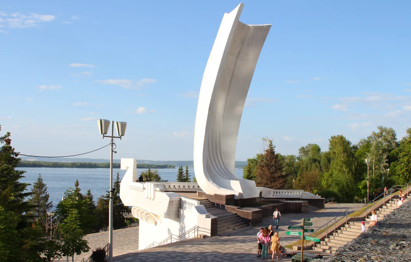 Photo wallpaper the sky, clouds, trees, the city, people, spring, may, Russia