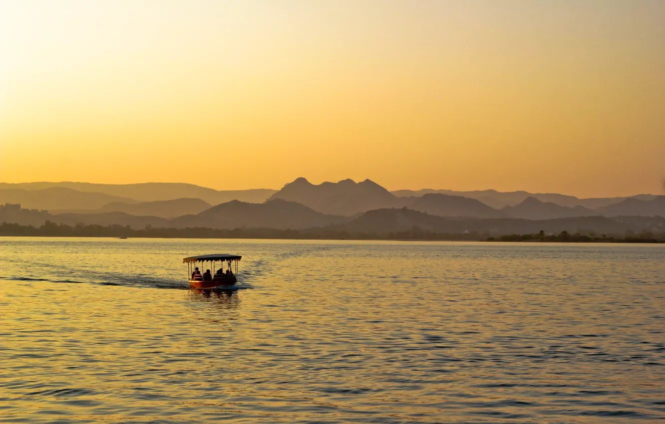 Photo wallpaper lake, boat, morning, India, Udaipur