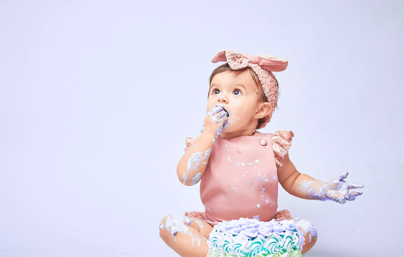 Photo wallpaper background, girl, cake, bow, baby, cream, grimy