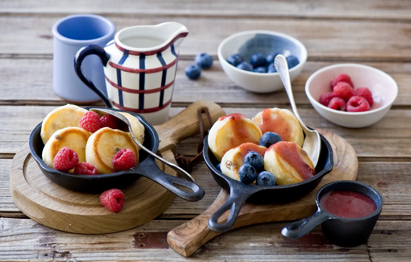 Photo wallpaper berries, raspberry, Board, dishes, blueberries, the milkman, cheesecakes, pans