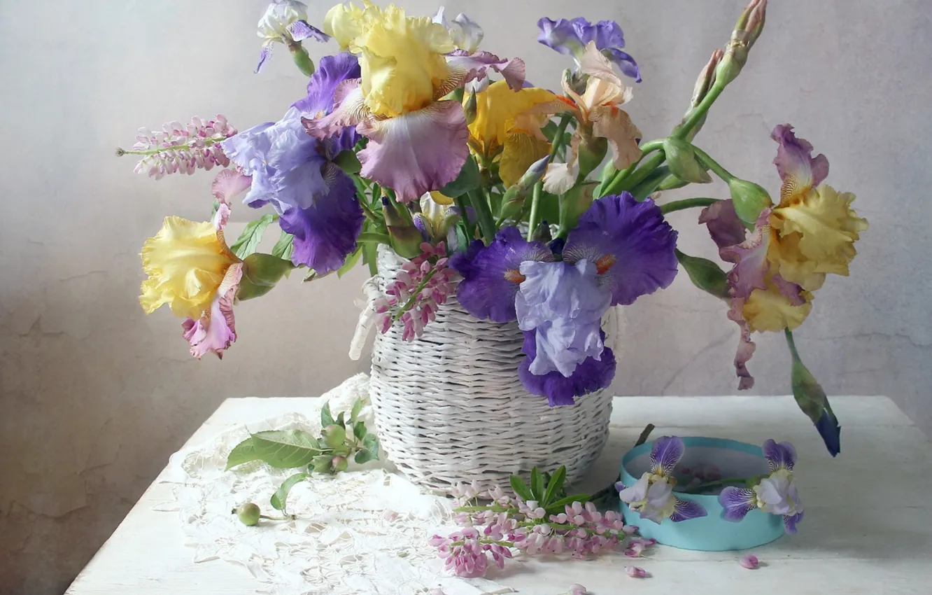 Photo wallpaper basket, irises, Lupin