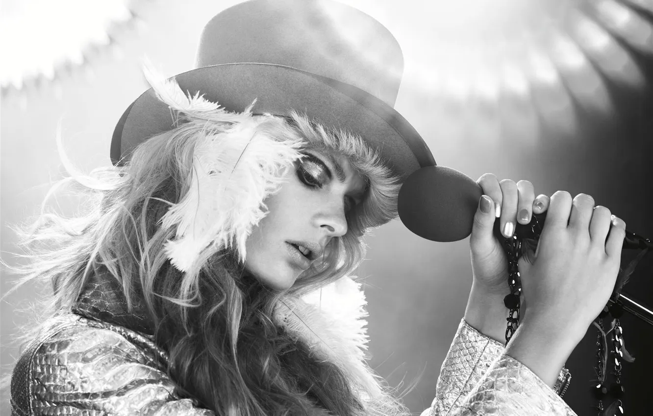 Photo wallpaper girl, light, hat, feathers, microphone, Julia Stegner