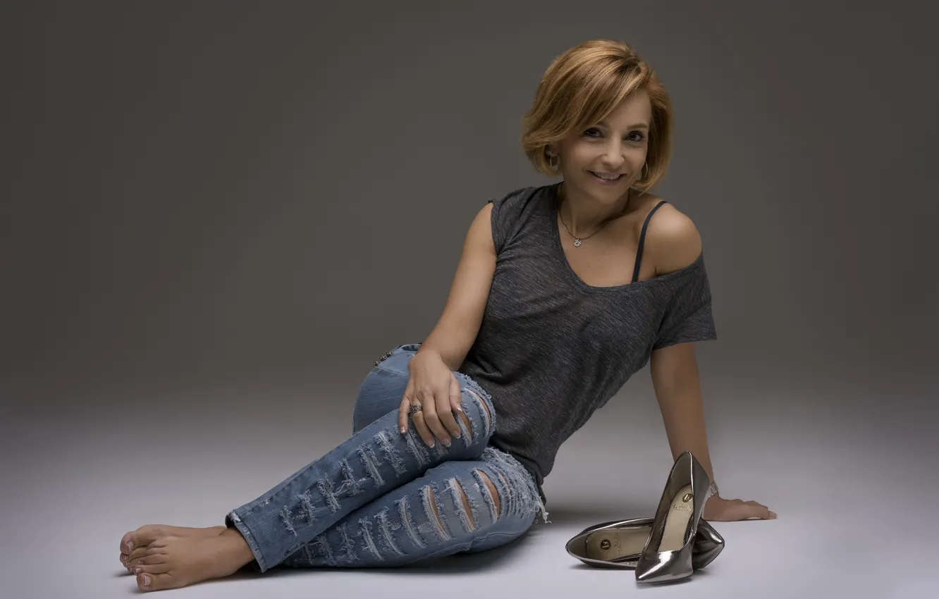 Photo wallpaper pose, smile, jeans, Mike, shoes, sitting