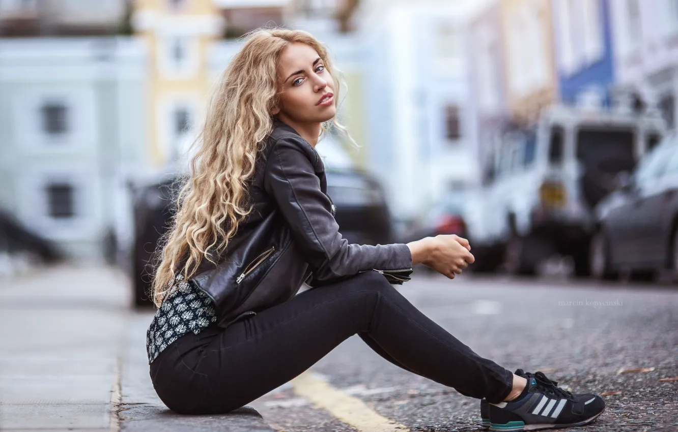 Photo wallpaper girl, street, Austeja