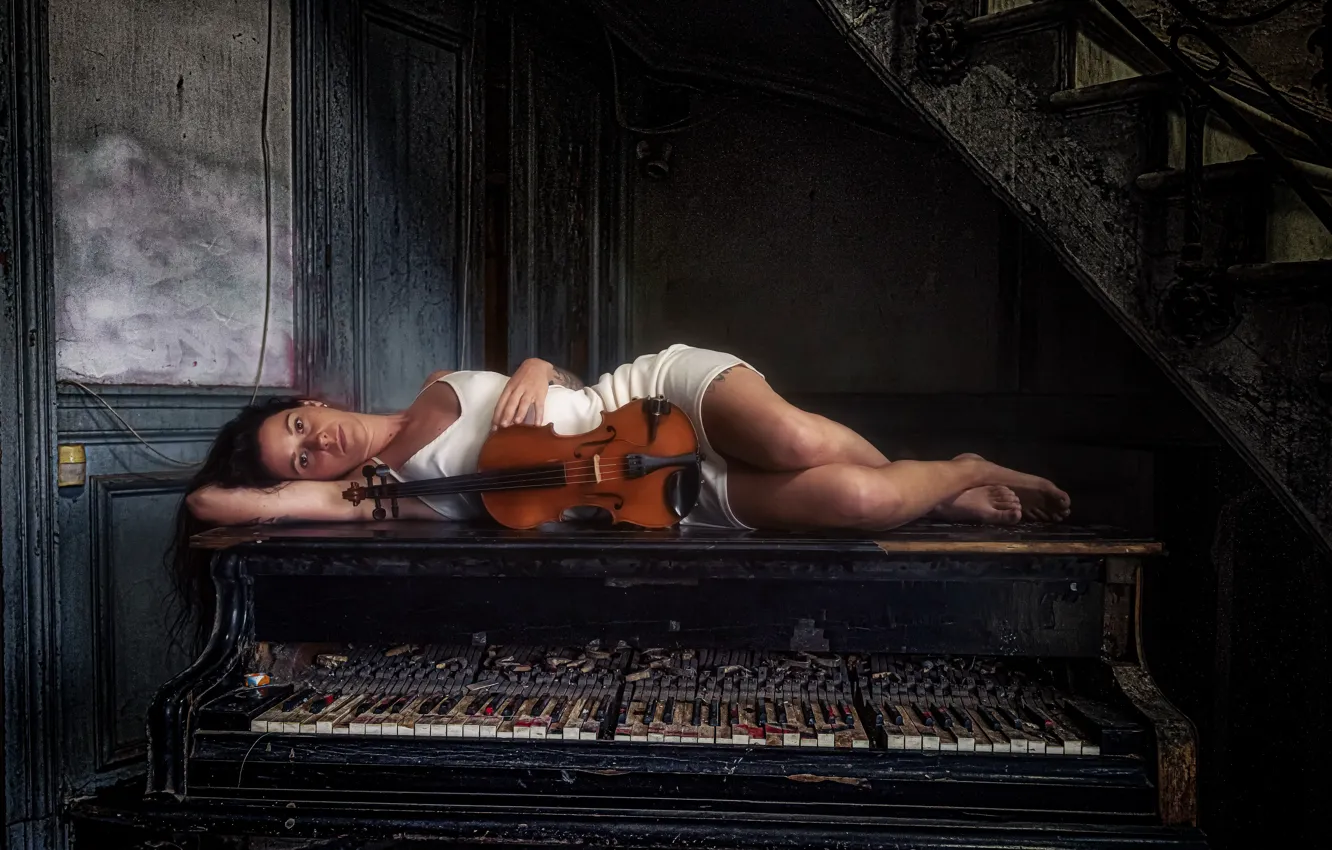 Photo wallpaper girl, violin, piano