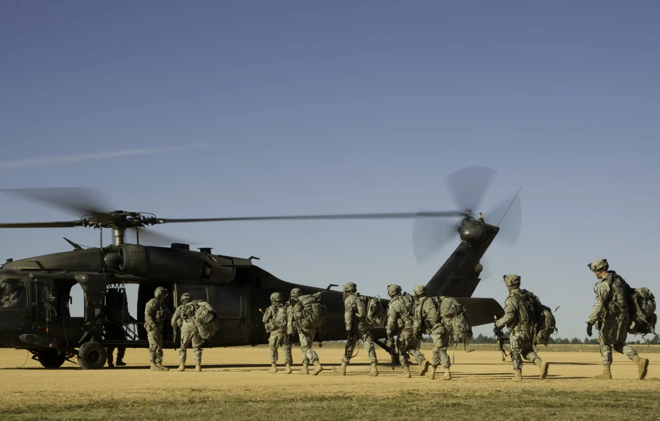 Photo wallpaper weapons, helicopter, soldiers, equipment, landing, UH-60, &ampquot;Black Hawk&ampquot;