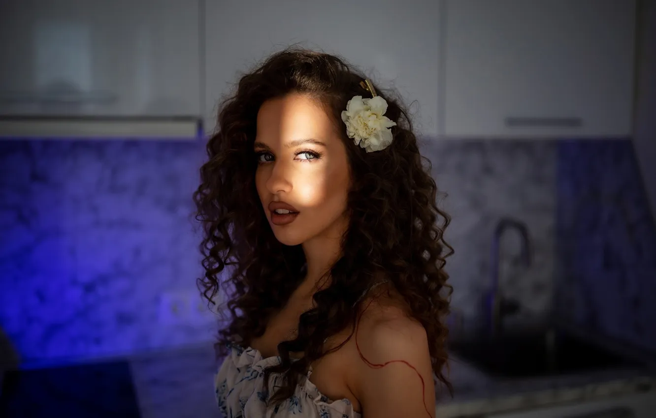 Photo wallpaper dress, model, brunette, kitchen, wavy hair, red lipstick, curly hair, looking at viewer