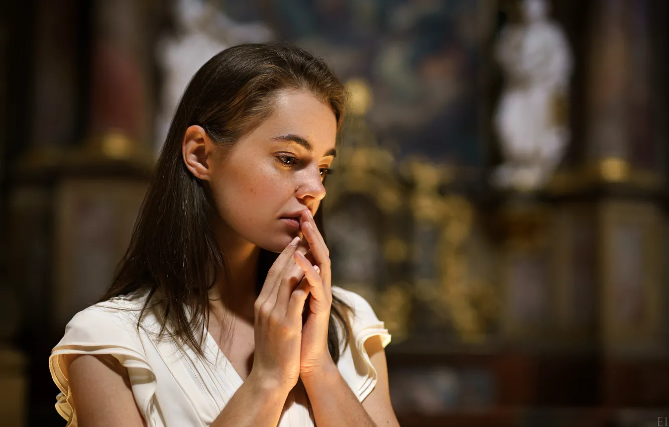 Photo wallpaper pose, background, model, portrait, hands, makeup, hairstyle, brown hair