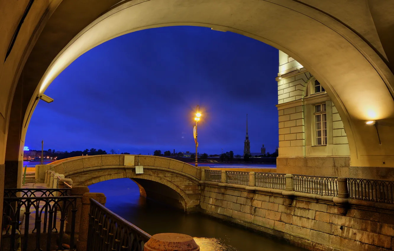 Photo wallpaper Saint Petersburg, The Hermitage, Winter canal