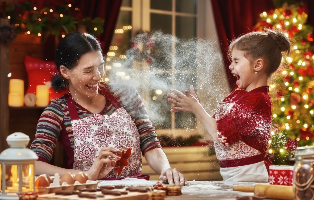 Photo wallpaper holiday, new year, mom, fun, daughter, flour