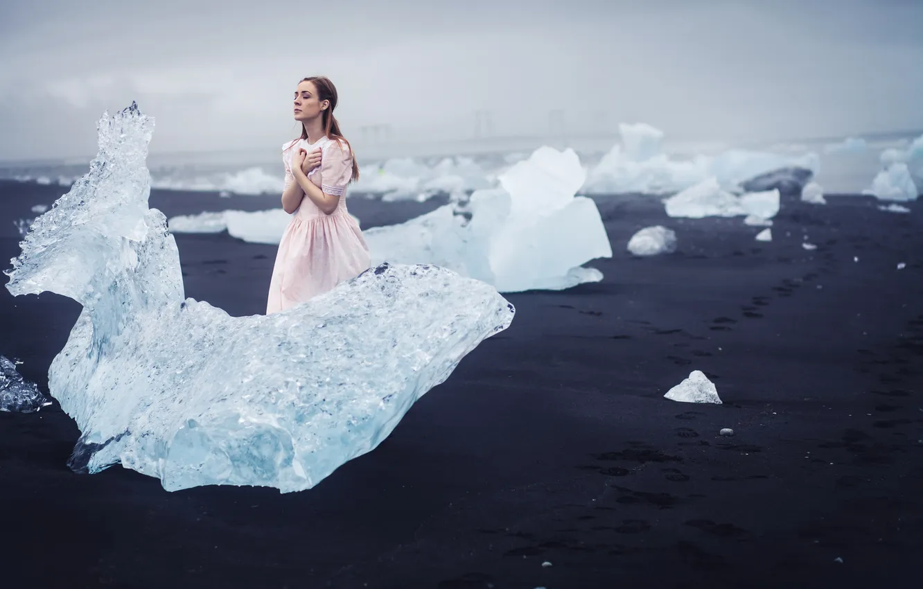 Photo wallpaper cold, girl, ice