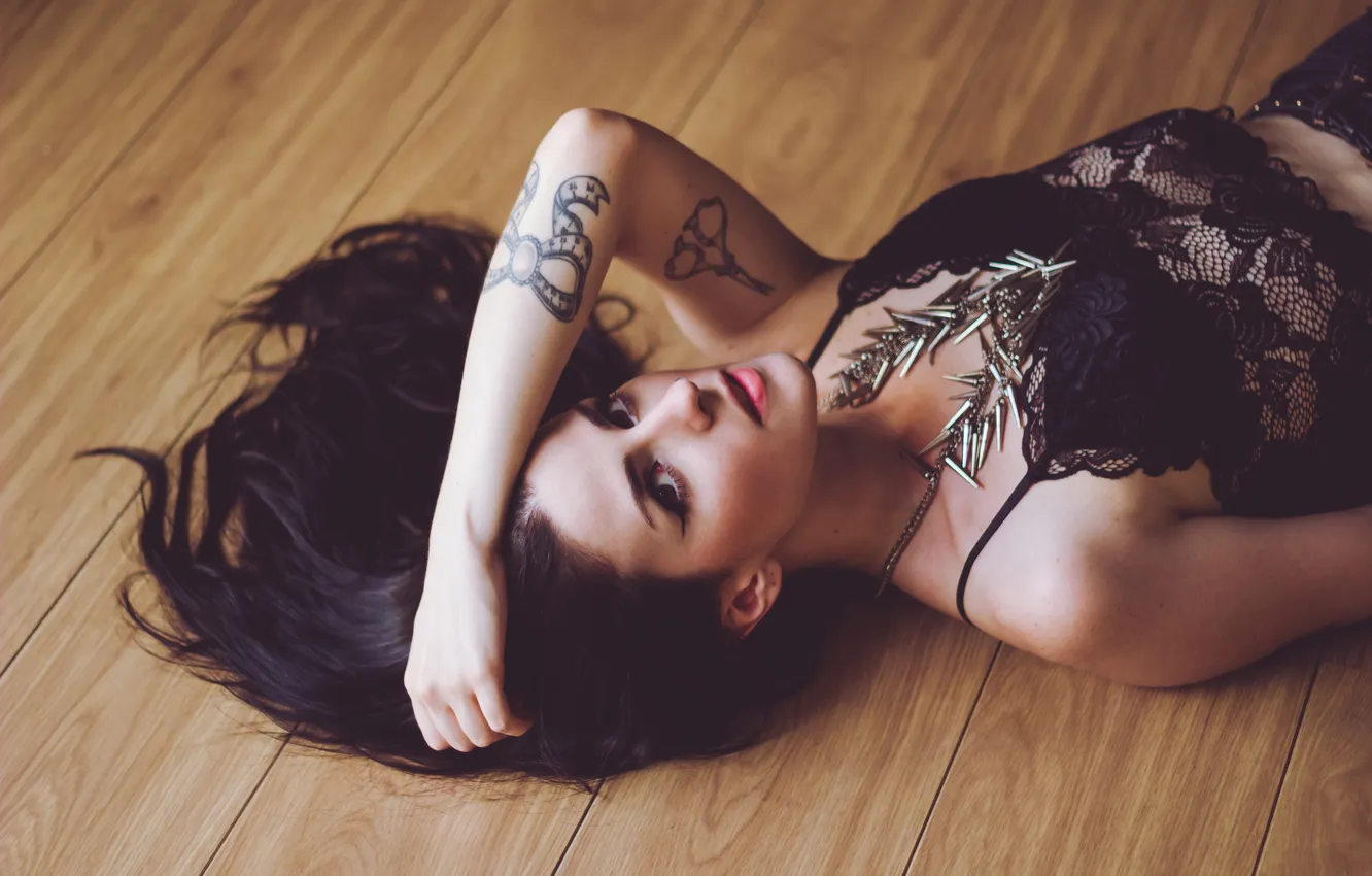 Photo wallpaper pose, brunette, tattoo, tattoo, lies, Fernanda Minillo