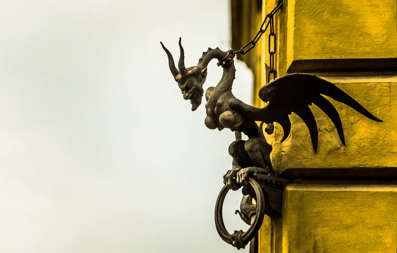 Photo wallpaper house, wings, horns, the devil