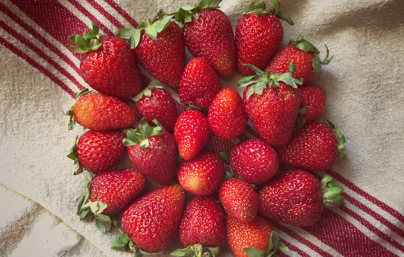 Photo wallpaper berries, towel, strawberry