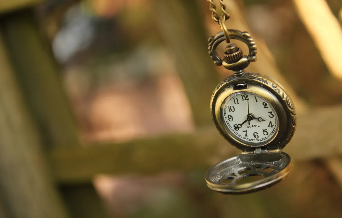 Photo wallpaper macro, arrows, watch, figures