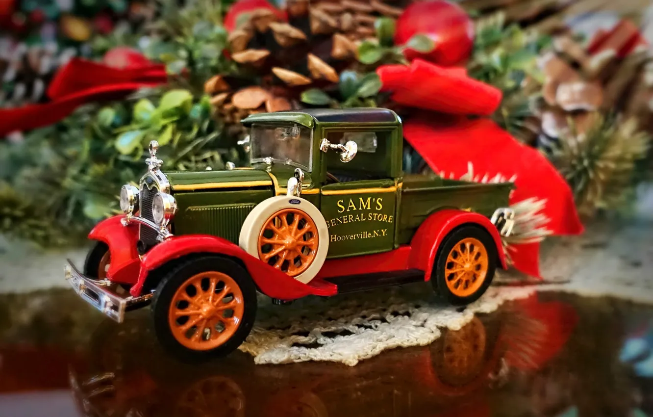 Photo wallpaper machine, model, 1931 Ford truck, Christmas decoration