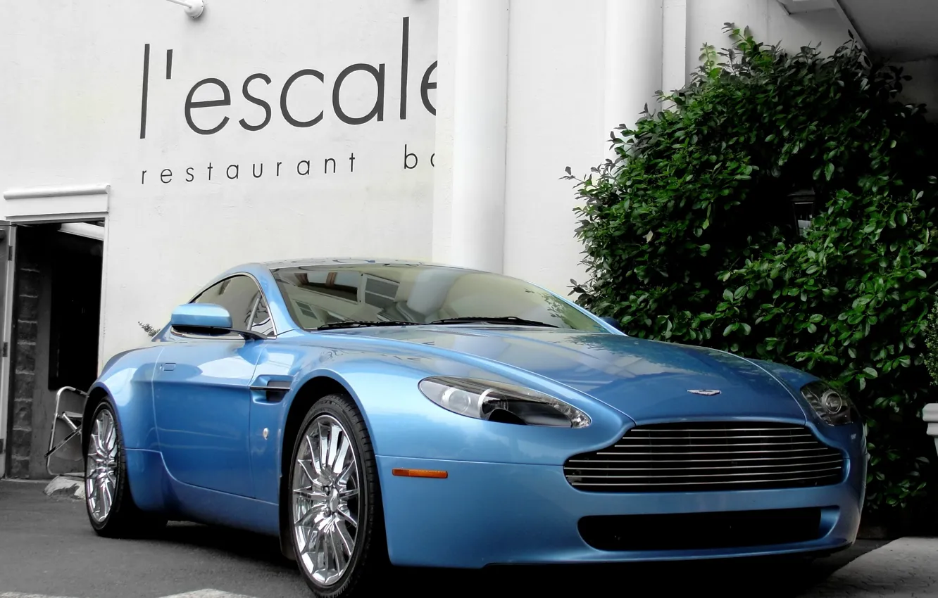 Photo wallpaper Aston Martin, Vantage, wheels, blue, hrome