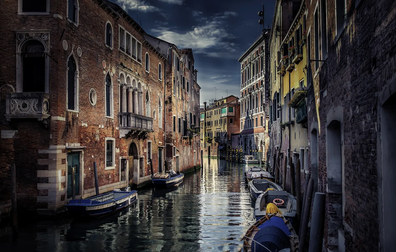 Photo wallpaper the city, wall, building, boats, Italy, Venice, channel, architecture