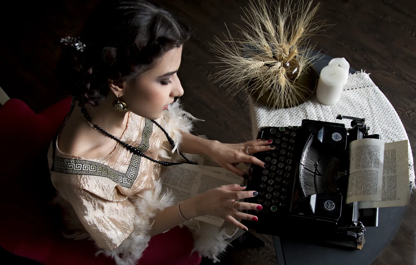 Photo wallpaper girl, typewriter, ears, manicure, typist