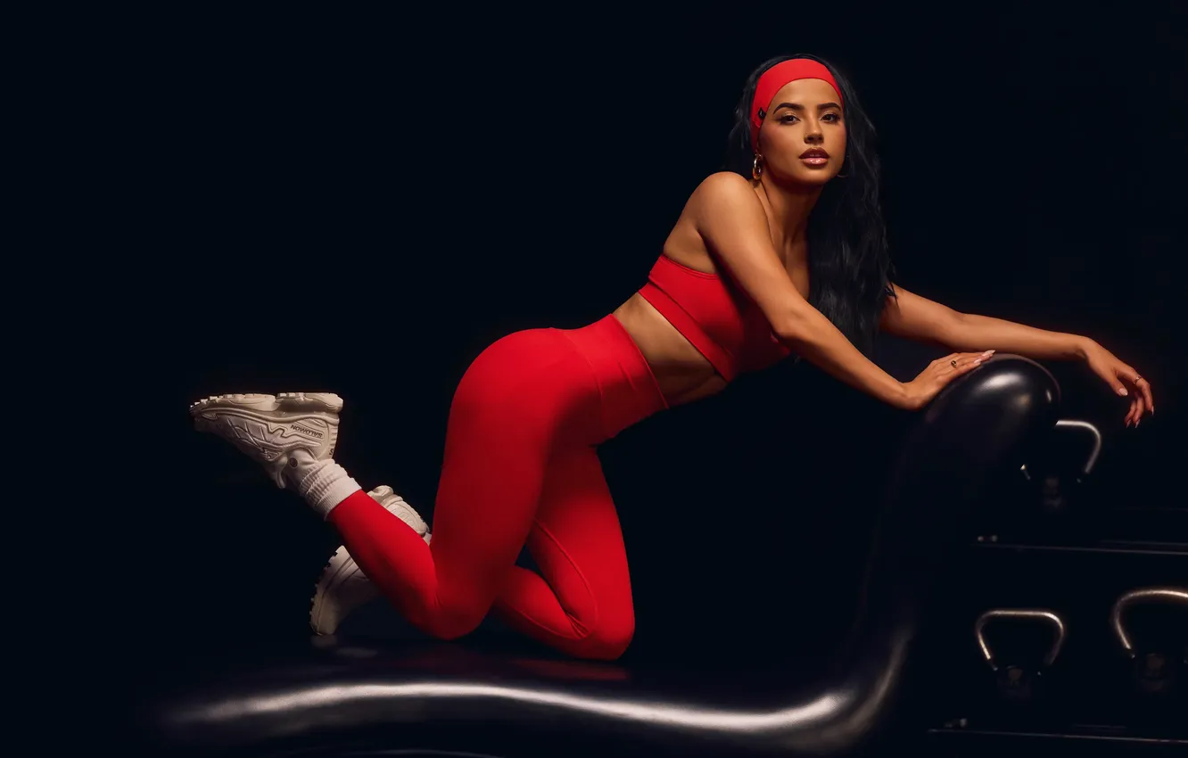 Photo wallpaper spring, collection, 2025, fabletics, becky g