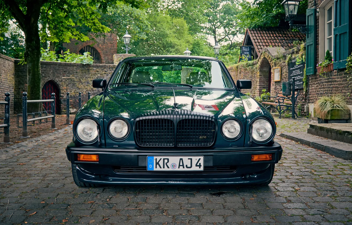 Photo wallpaper Jaguar, Green, Front, Jaguar XJ, 1982, Arden