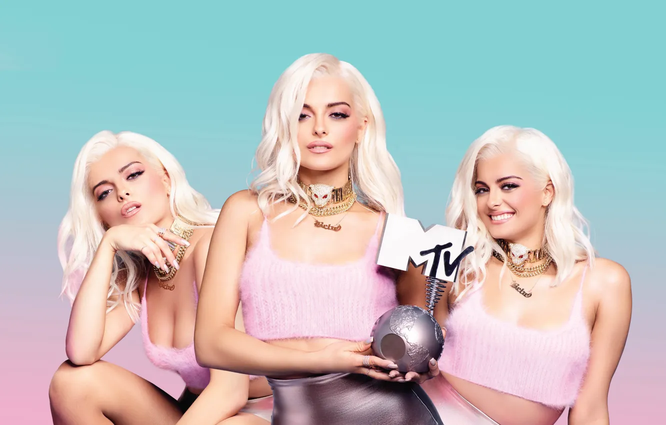 Photo wallpaper pose, smile, blonde, awards, singer, beauty, gesture, cutie