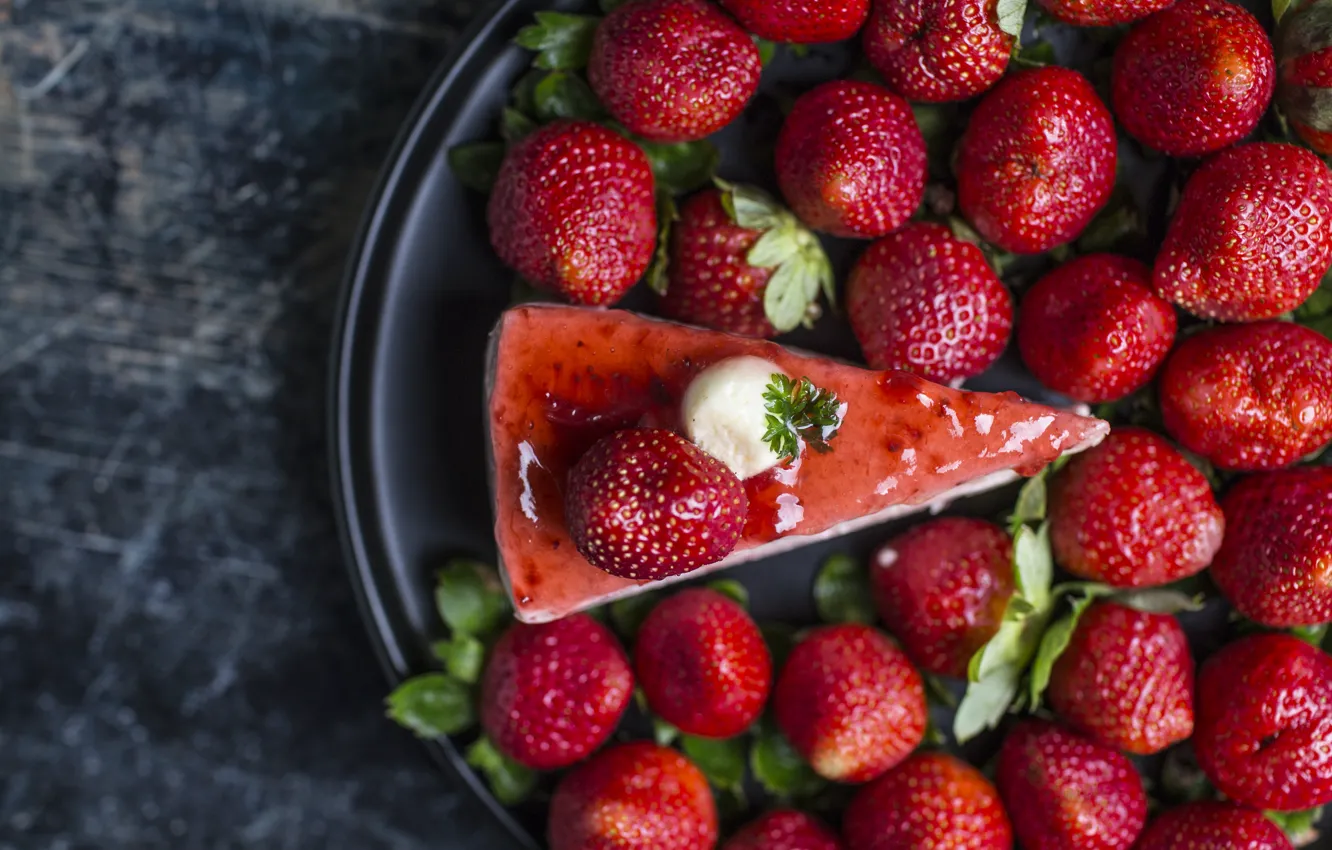 Photo wallpaper strawberry, black background, dessert, strawberry, cheesecake, cheesecake