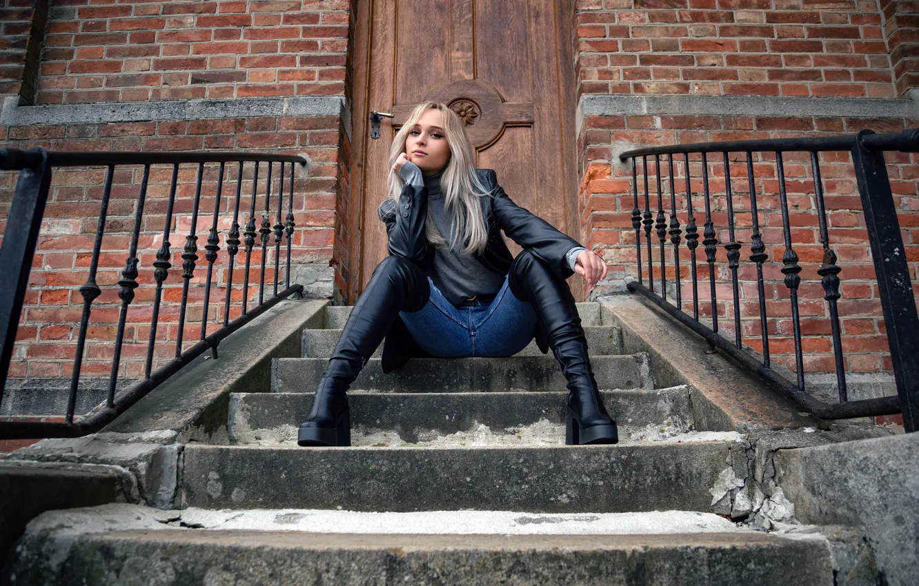 Photo wallpaper pose, wall, model, jeans, boots, the door, blonde, wall