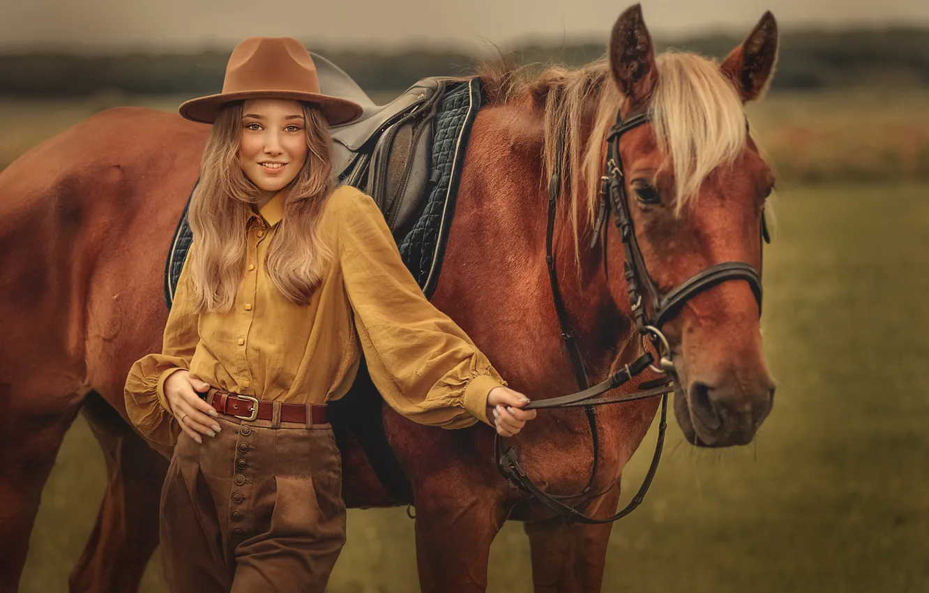 Photo wallpaper girl, model, horse, hat, Julia Shchinova, Elizabeth and the journalist