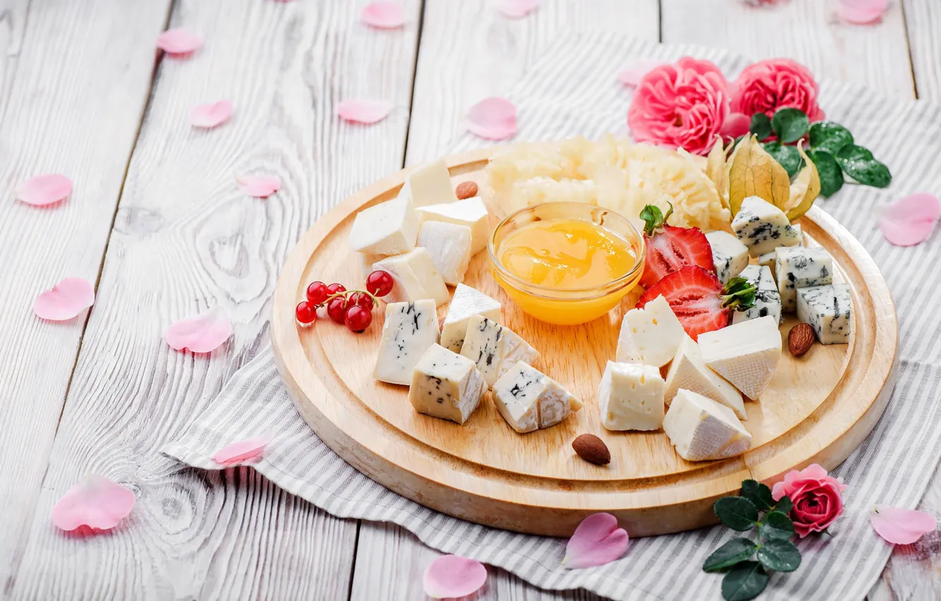 Photo wallpaper roses, petals, cheese, strawberry, honey, currants, cuts