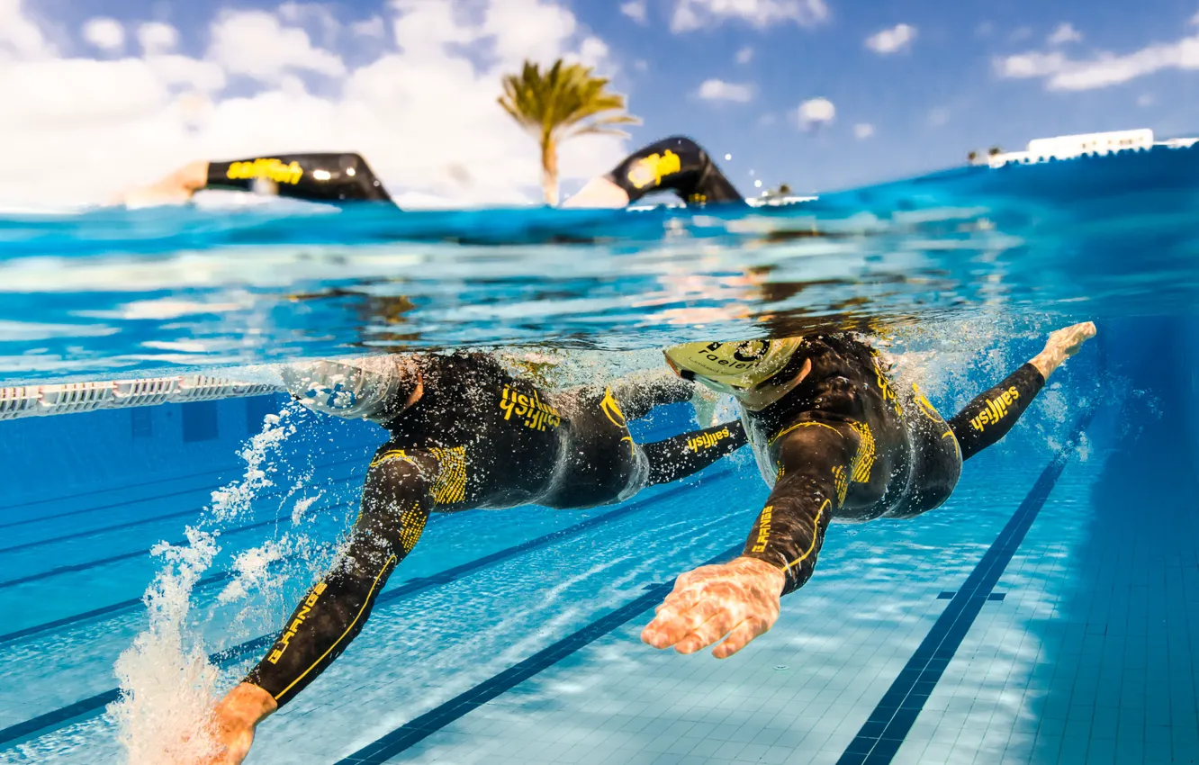 Photo wallpaper pool, swimmer, athlete, synchronicity, photographer Ronny Kiaulehn