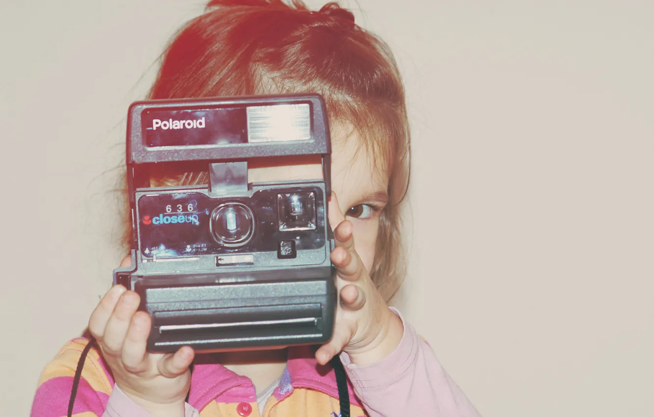 Photo wallpaper child, the camera, girl